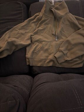 Half-Zip Pullover Sweatshirt in Olive Green